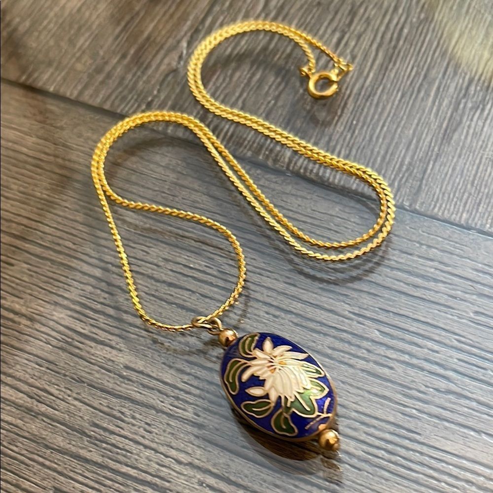 Vintage Cloisonné White Chrysanthemum Cobalt Blue Background, Gold-tone Necklace